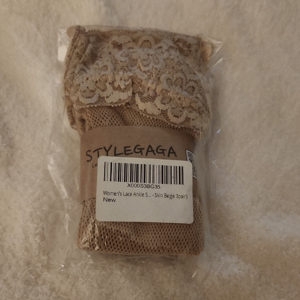 Women's Lace Ankle Socks - Beige